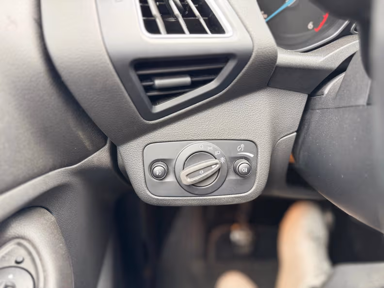 Ford Kuga - 12