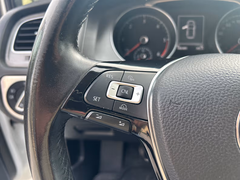 Volkswagen Golf - 15