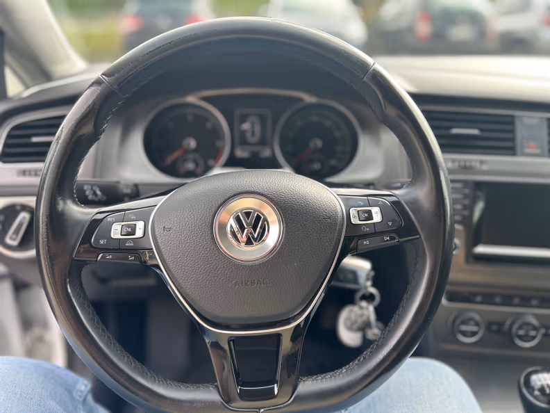 Volkswagen Golf - 14