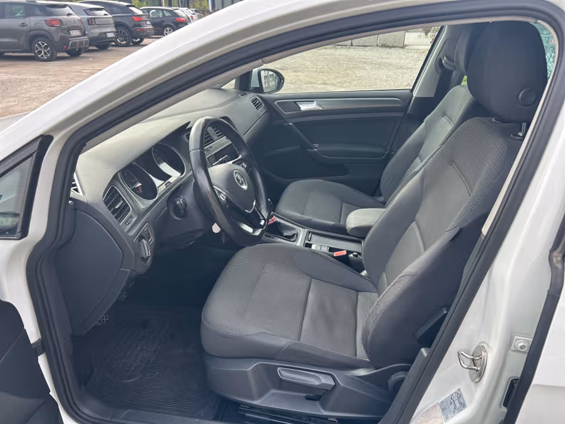 Volkswagen Golf - 13