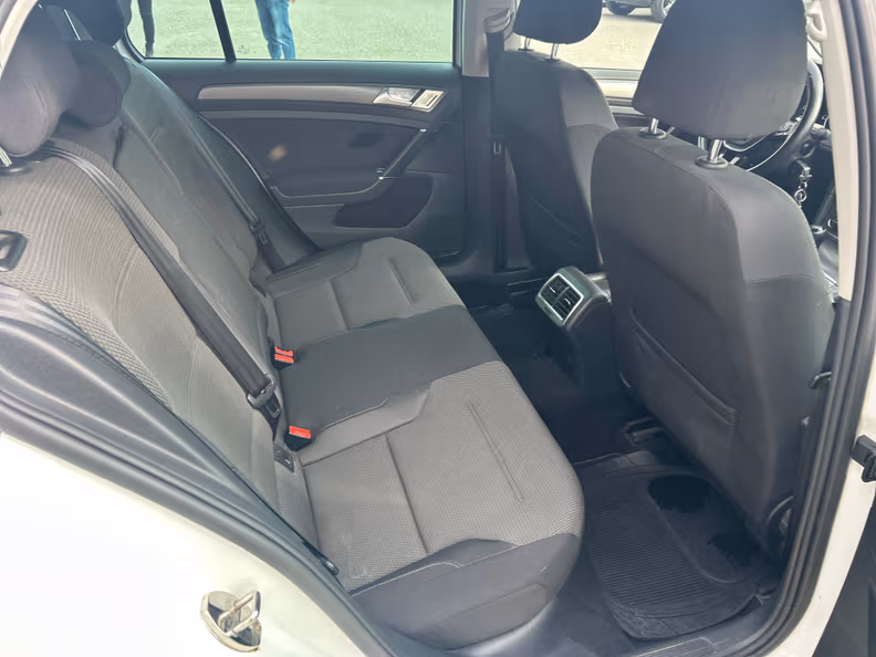 Volkswagen Golf - 25