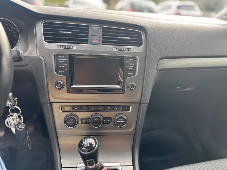 Volkswagen Golf - 20