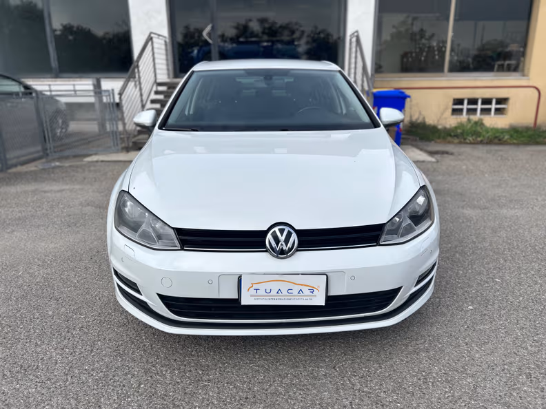 Volkswagen Golf - 8