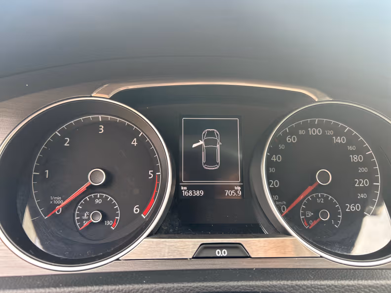 Volkswagen Golf - 18