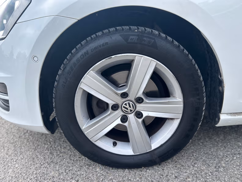 Volkswagen Golf - 11