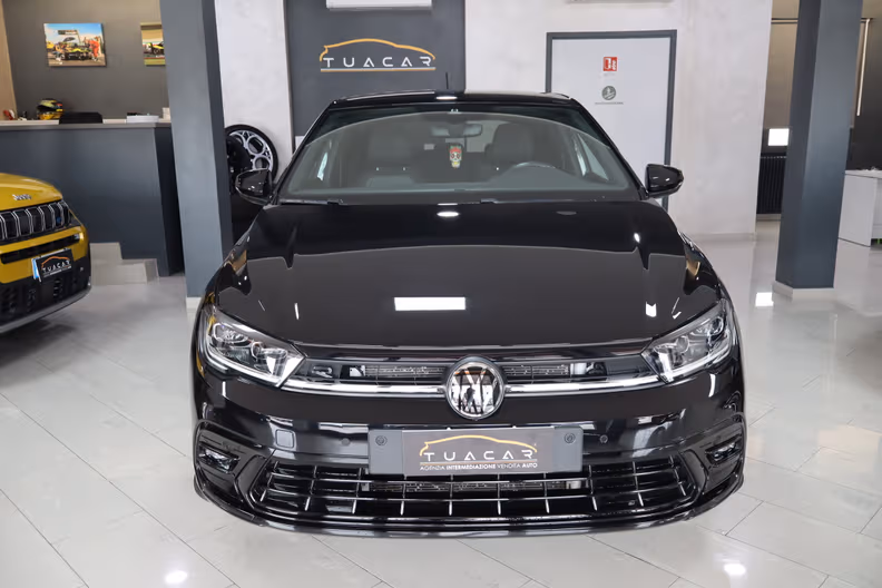 Volkswagen Polo - 2