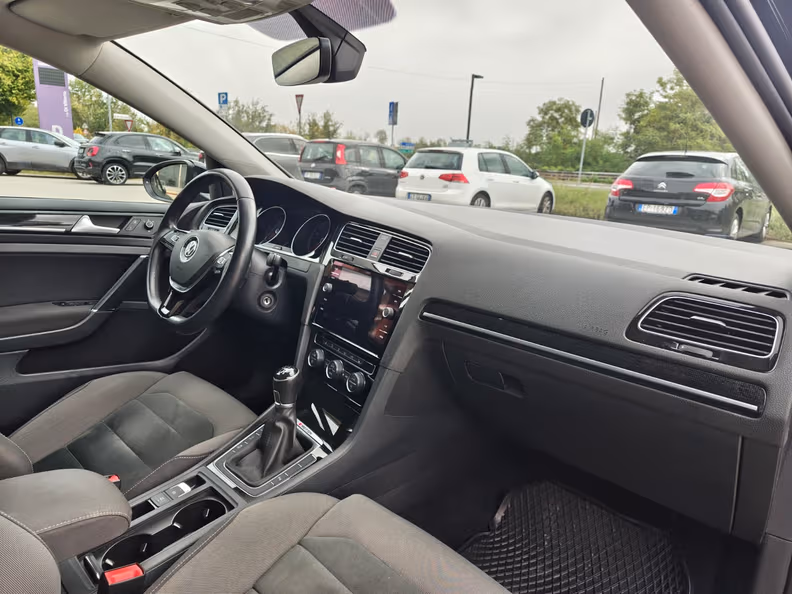 Volkswagen Golf - 19