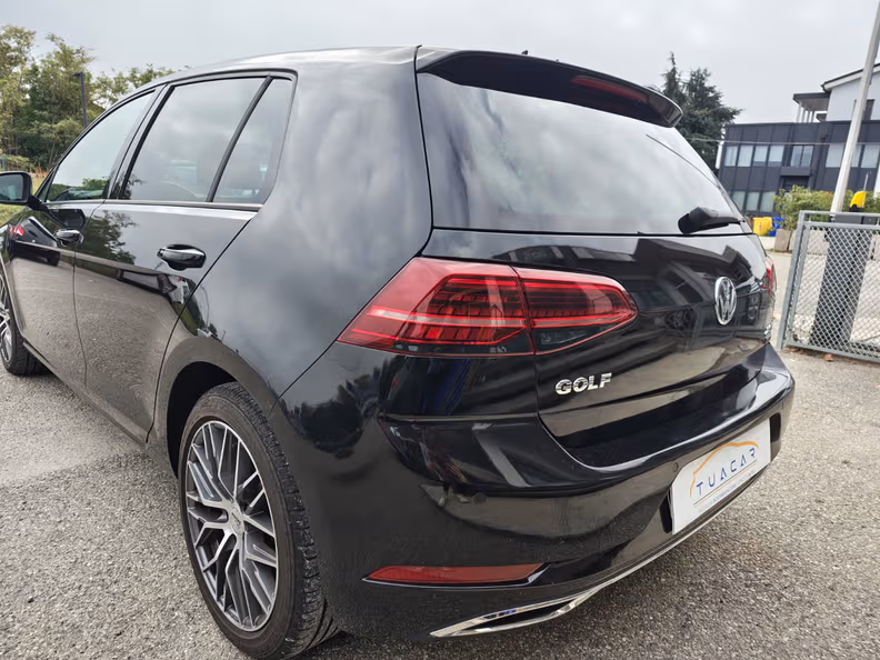 Volkswagen Golf - 10