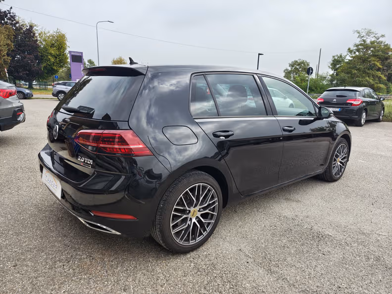 Volkswagen Golf - 5
