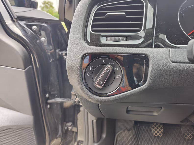 Volkswagen Golf - 17