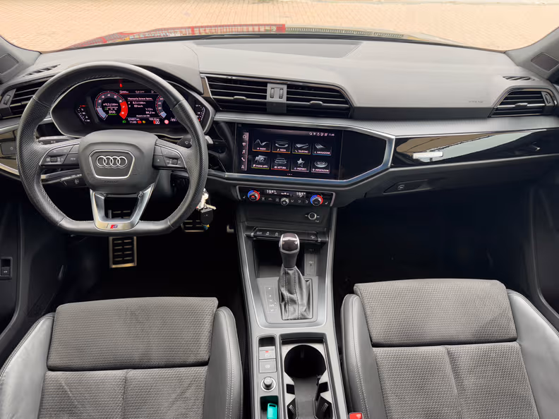 Audi Q3 - 30