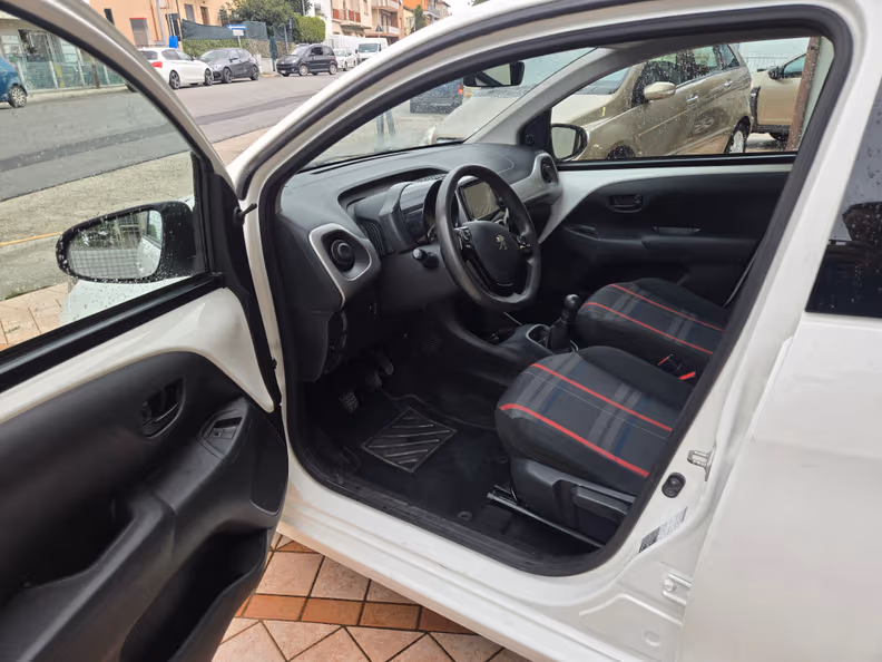 Peugeot 108 - 11
