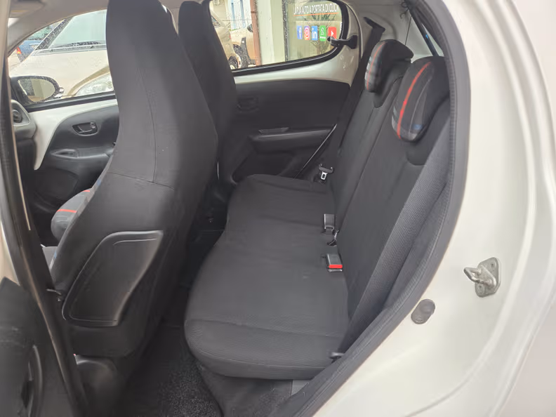 Peugeot 108 - 12