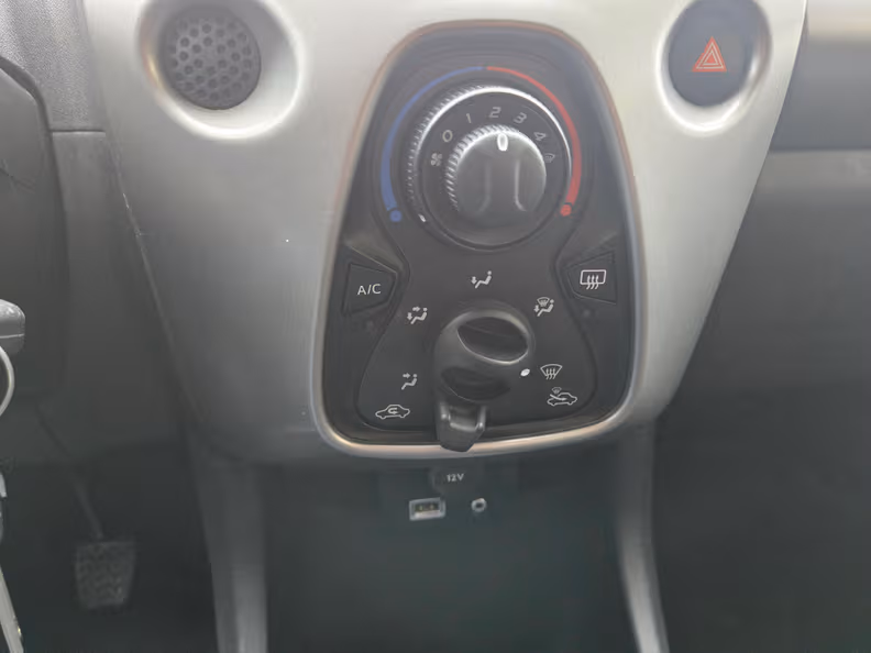 Peugeot 108 - 15