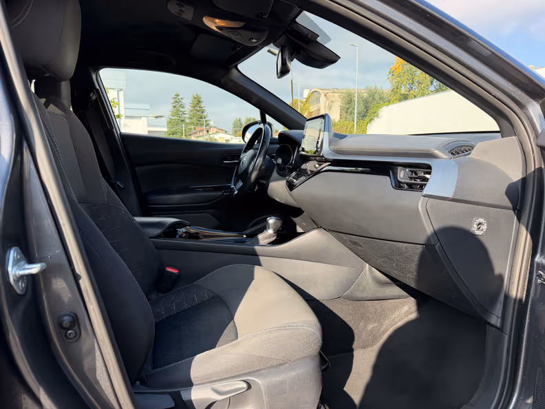 Toyota C-HR - 12