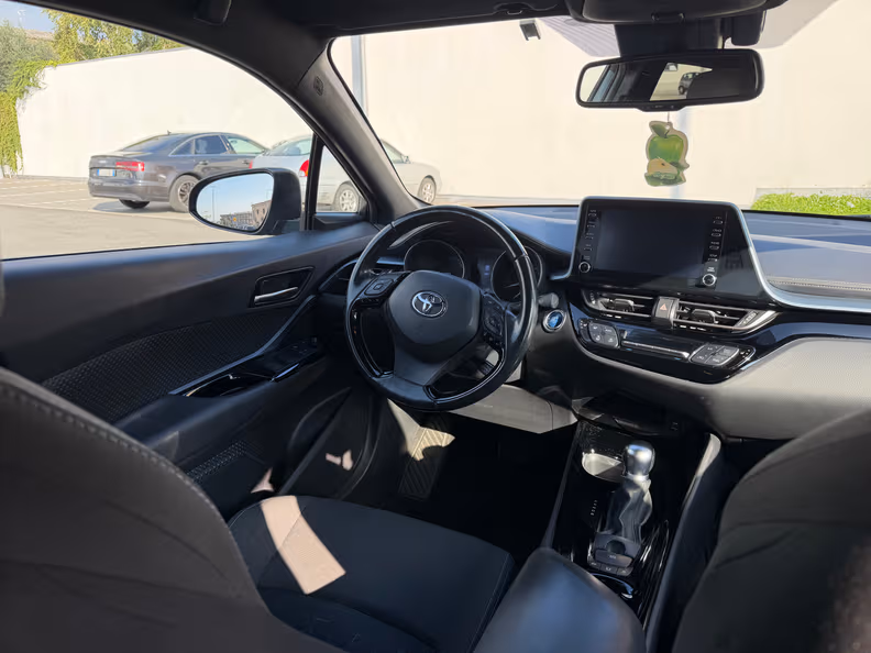 Toyota C-HR - 16