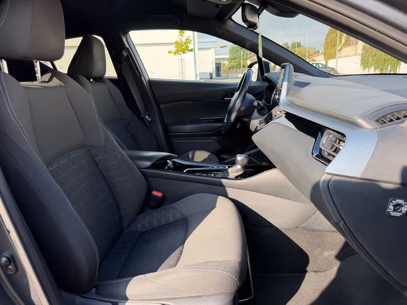 Toyota C-HR - 13