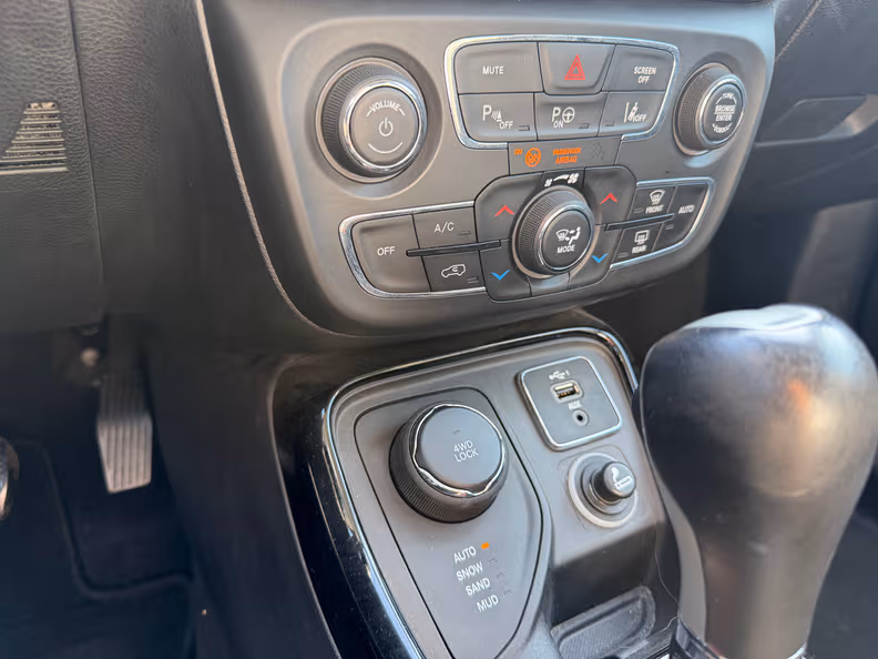 Jeep Compass - 16