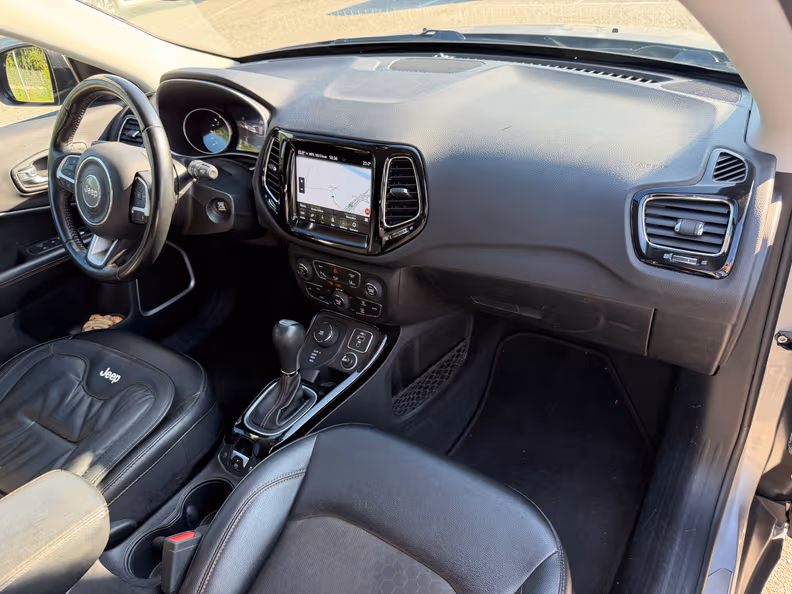 Jeep Compass - 13