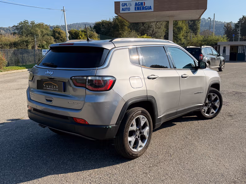 Jeep Compass - 4