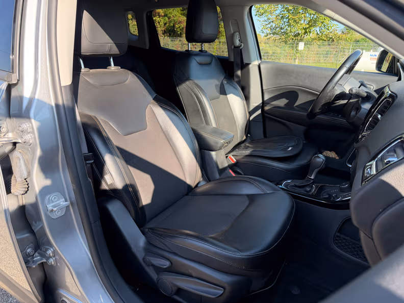 Jeep Compass - 28