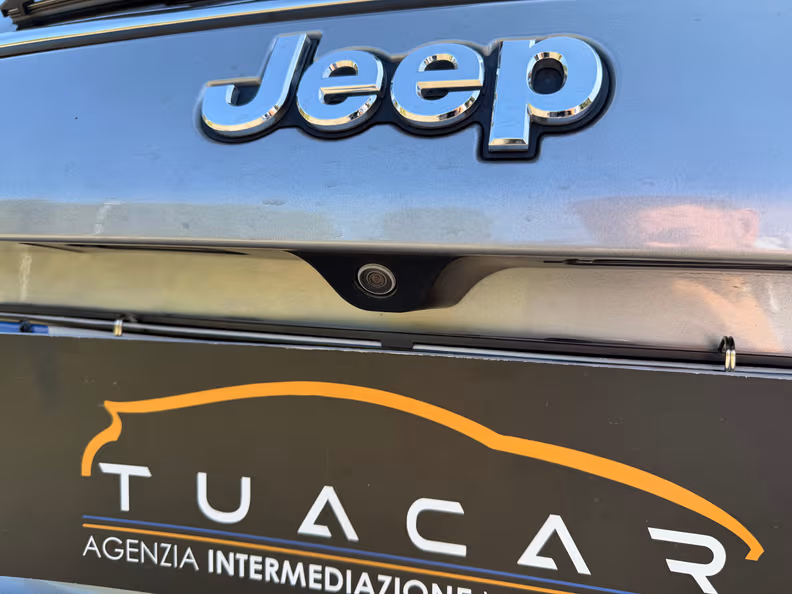 Jeep Compass - 24