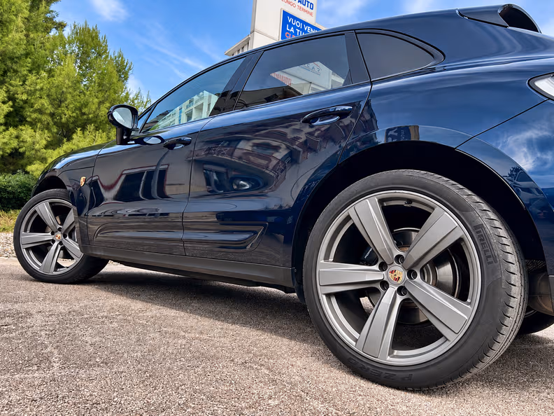 Porsche Macan - 11