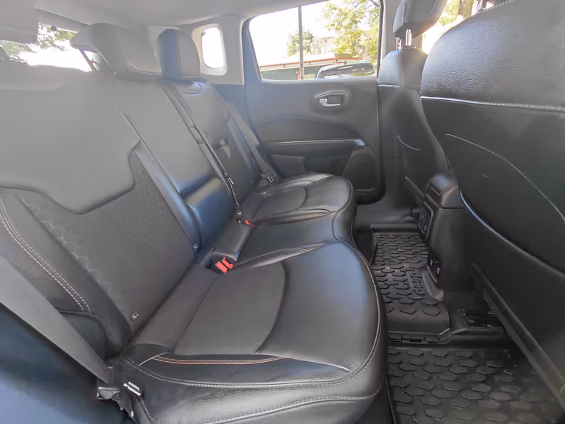 Jeep Compass - 12
