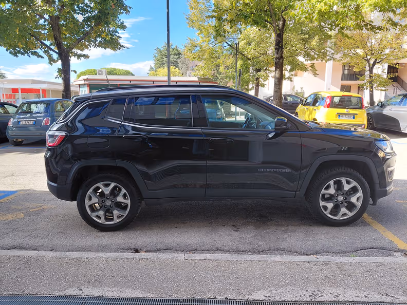 Jeep Compass - 28