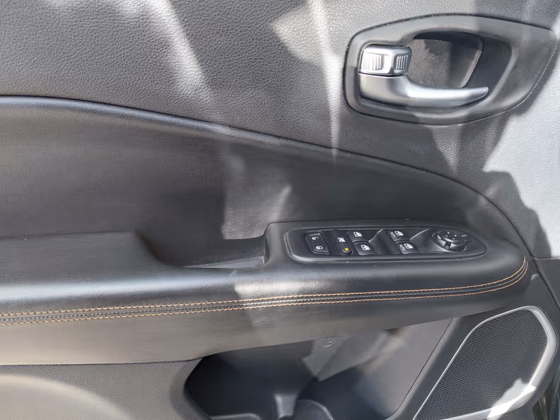 Jeep Compass - 14