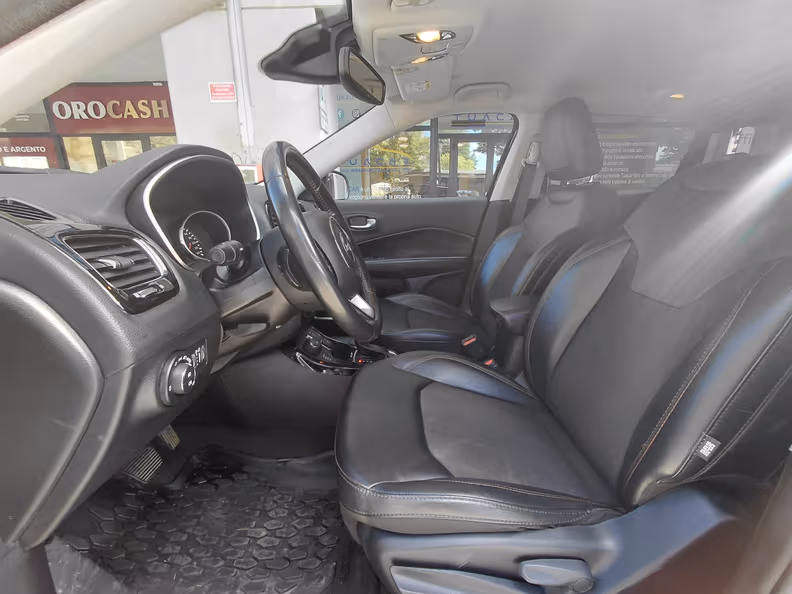 Jeep Compass - 10