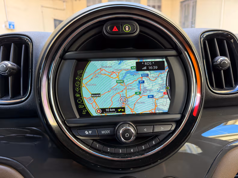 Mini Countryman - 18