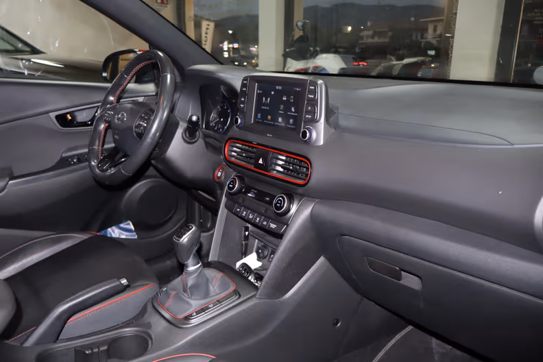 Hyundai Kona - 11