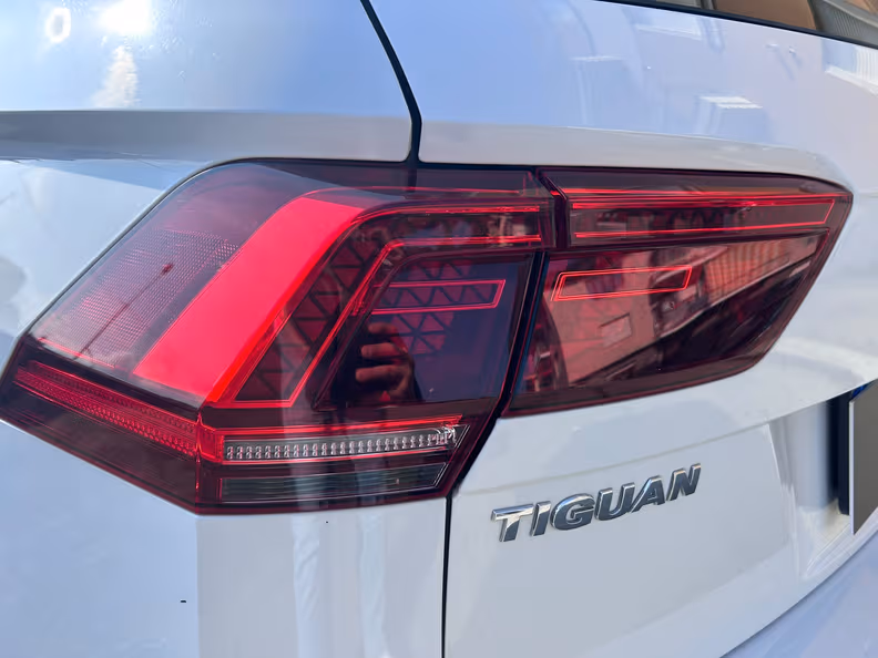 Volkswagen Tiguan - 23
