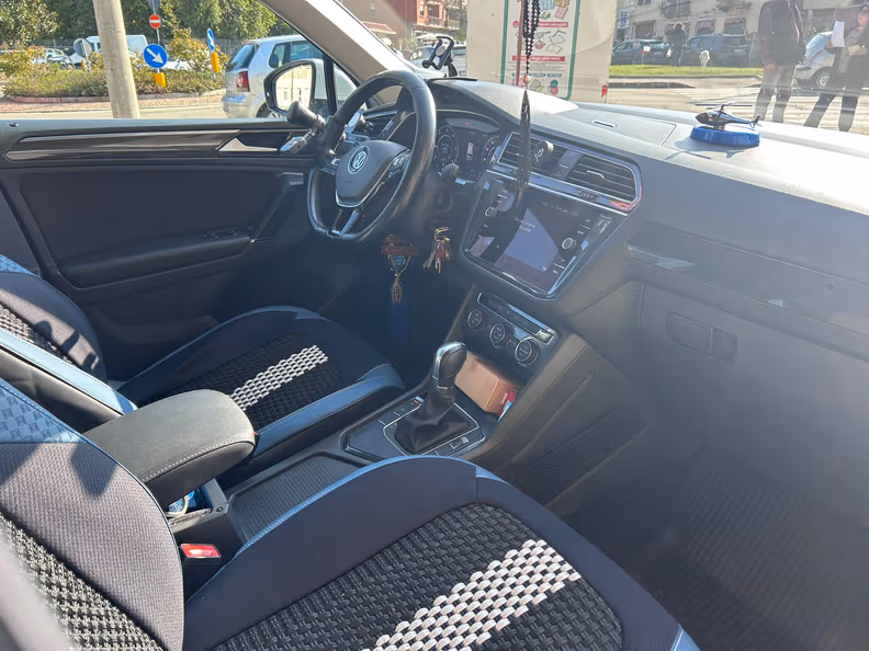 Volkswagen Tiguan - 19