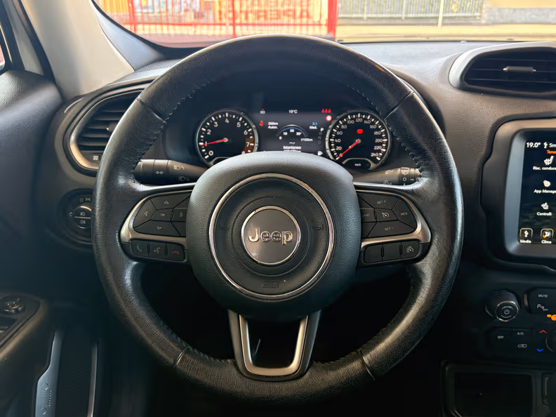 Jeep Renegade - 8