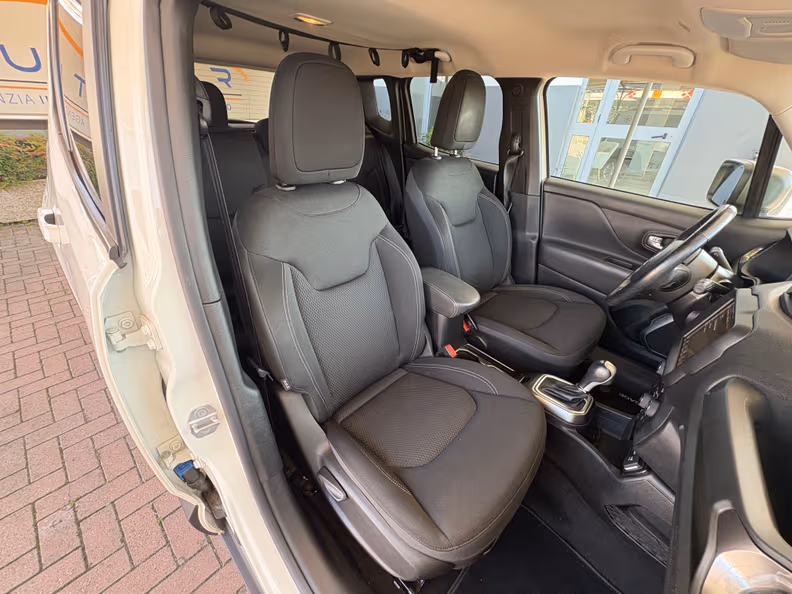 Jeep Renegade - 13