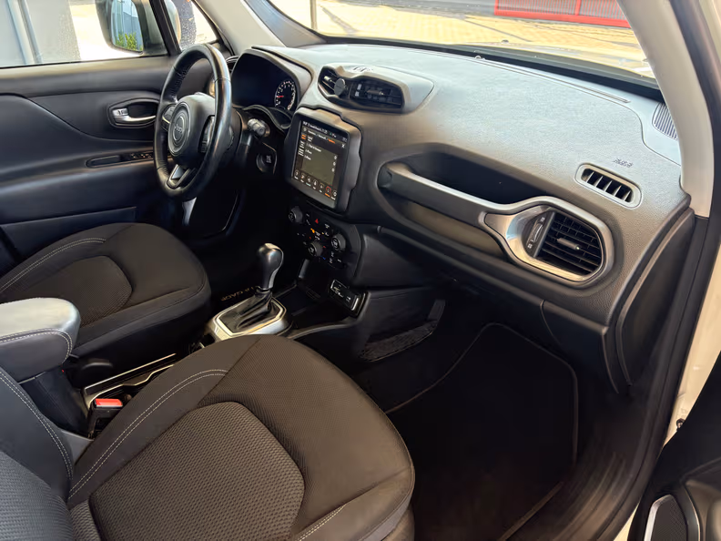 Jeep Renegade - 12