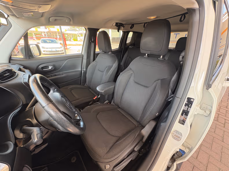 Jeep Renegade - 11