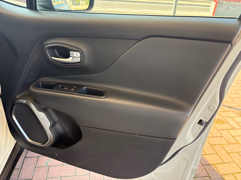 Jeep Renegade - 22