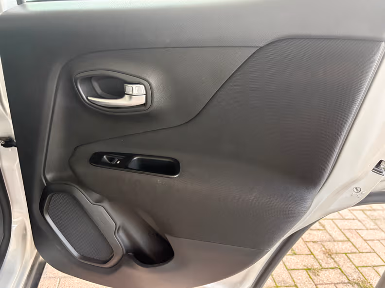 Jeep Renegade - 29