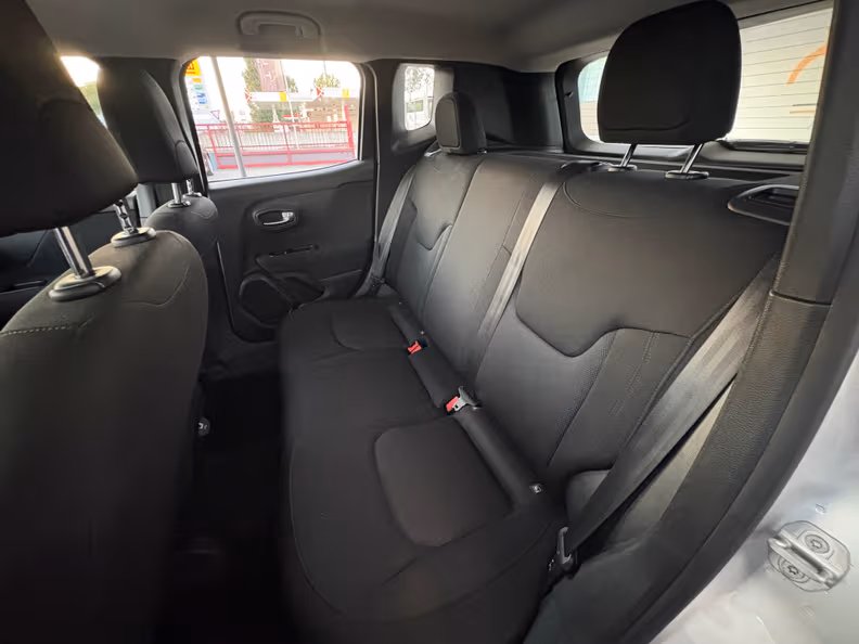 Jeep Renegade - 21