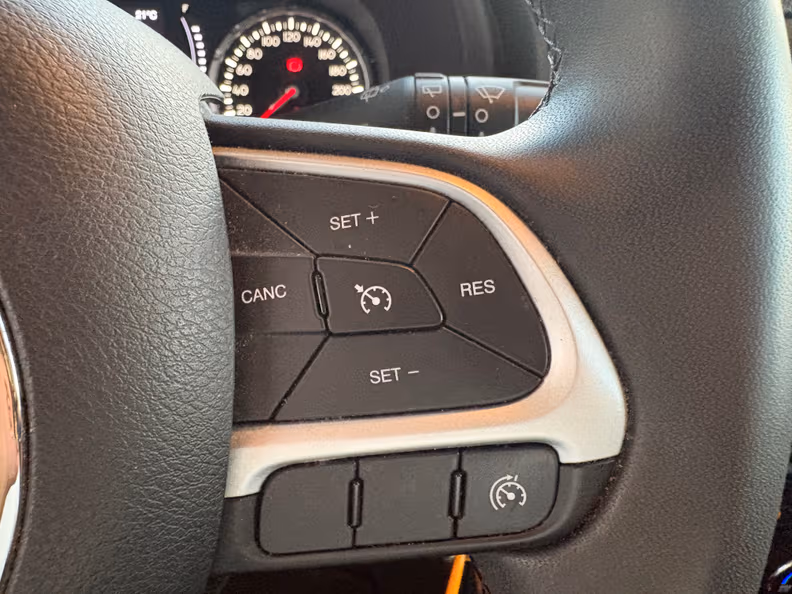 Jeep Renegade - 16
