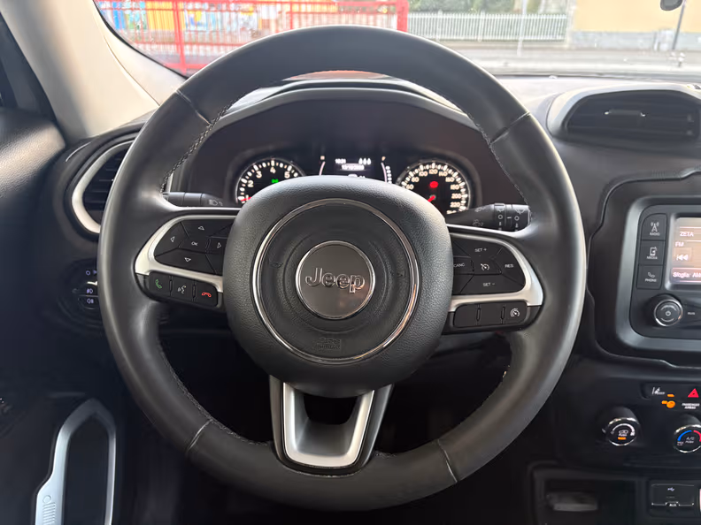 Jeep Renegade - 8