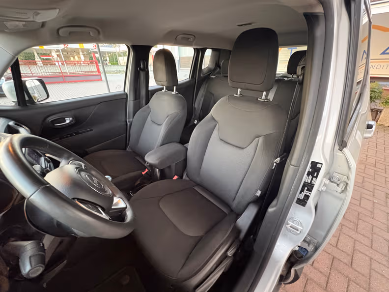 Jeep Renegade - 13