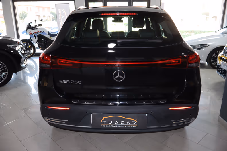Mercedes-Benz EQA - 5