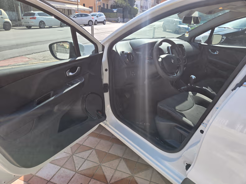 Renault Clio - 7