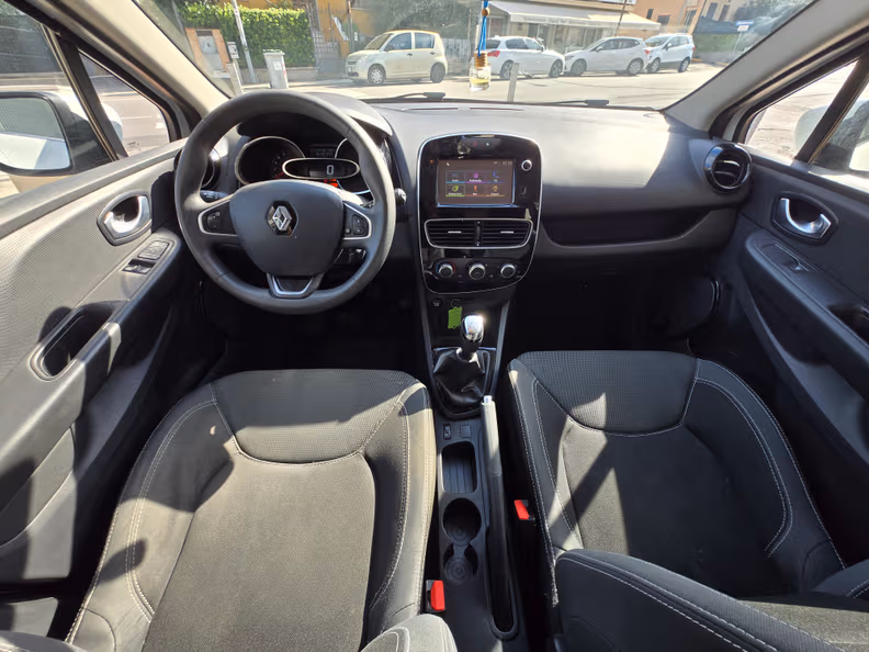 Renault Clio - 8