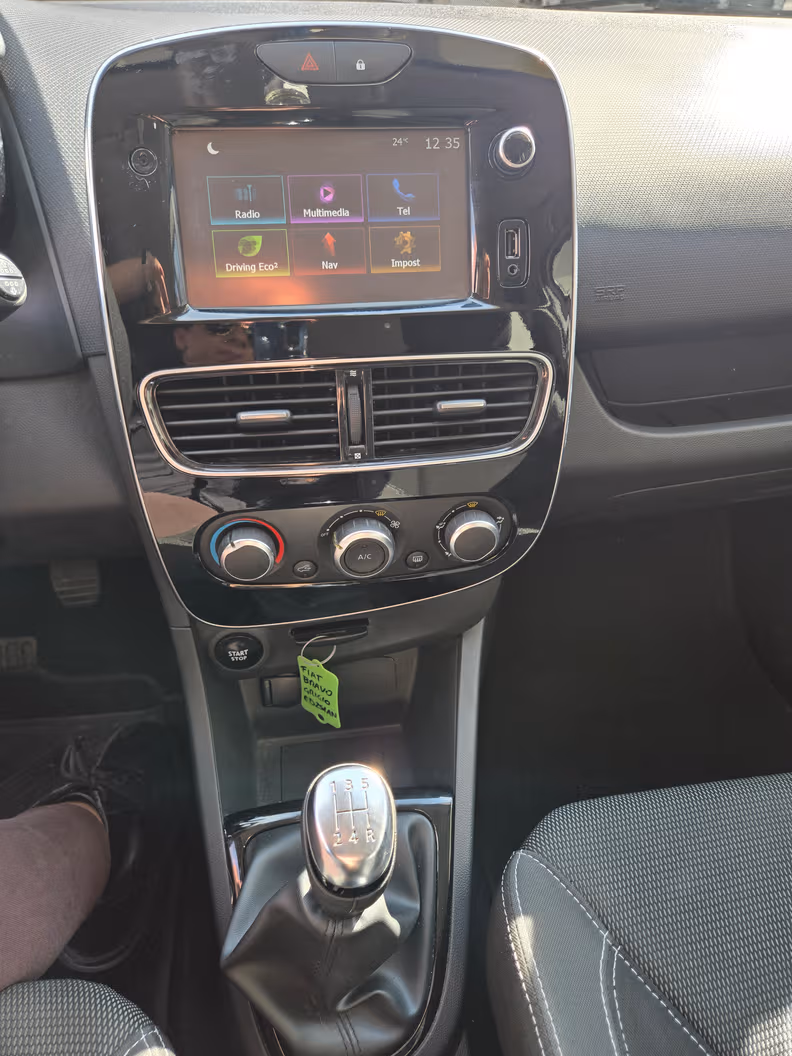 Renault Clio - 12
