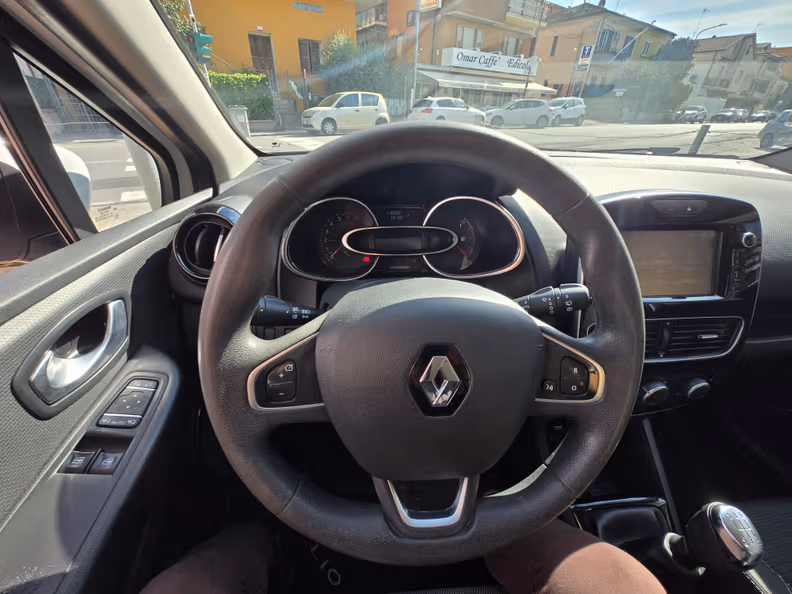 Renault Clio - 9